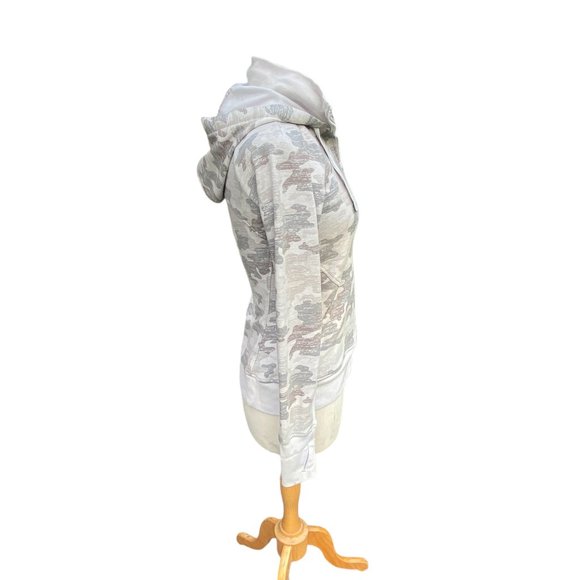 Athleta Triumph Grey Gypsum Camo Hoodie Sweatshirt Activewear Athleisure Sz XS - Picture 5 of 16